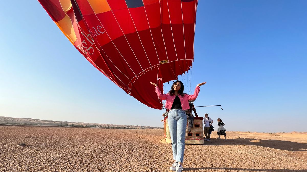Floating Above Dubai: Embark on an Enchanting Hot Air Balloon Adventure